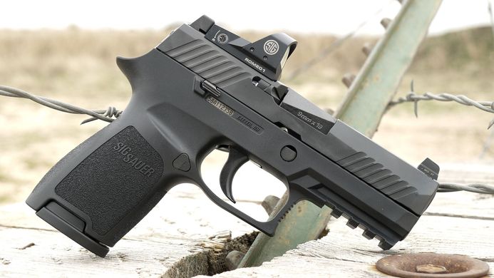 Пистолет спортивный Sig Sauer P320 кал. 9MM 3,9" NITRON BLK в комплекте с прицелом ROMEO1